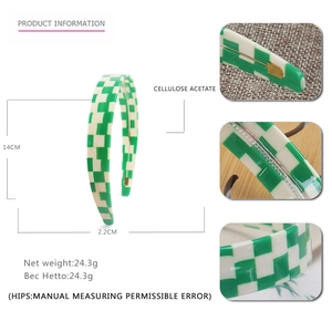 Checkerboard pattern headband in green and beige acetate with high-gloss finish