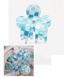 Dettagli della piccola molletta per capelli a fiori blu a scacchi con cristallo e misure