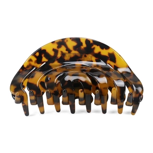 French vintage tortoiseshell claw clip with leopard pattern for thick hair styling