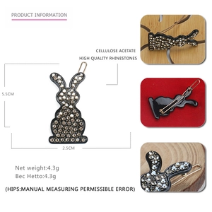 Détails d'une pince à cheveux lapin ornée de cristaux avec dimensions et clip doré