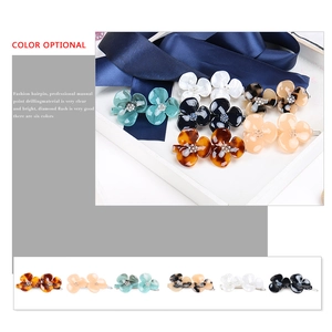 Minimalist flower petal hairpins with shimmering pearls and rhinestones in six colors