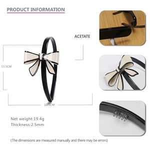 Cerchietto elegante in acetato nero con fiocco beige e design antiscivolo, 13,5x12,5 cm