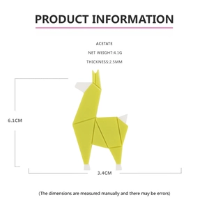 Vue détaillée de la pince à cheveux alpaga jaune en acétate avec dimensions et poids précis