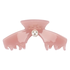 Dettaglio del mollettone per capelli in acetato rosa cipria con un'elegante perla bianca