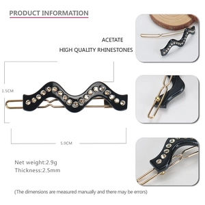 Barrette à cheveux en acétate ondulé avec strass champagne pour un style élégant