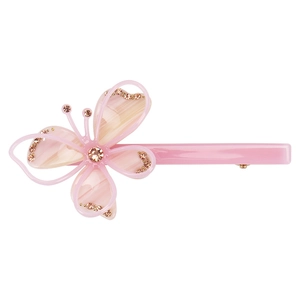 Détail d'une pince à cheveux papillon rose élégante avec ailes en résine et strass