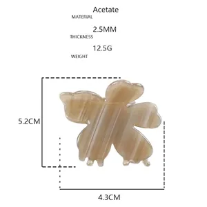 Detailansicht der Acetat-Blumen-Haarklammer mit 2,5mm Dicke und 12,5g Gewichtsangabe