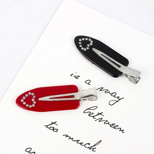 Barrettes à cheveux en acétate rouge et noir avec cœur en strass pour maquillage