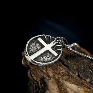 Gothic skull cross pendant necklace in vintage stainless steel for men's punk jewelry