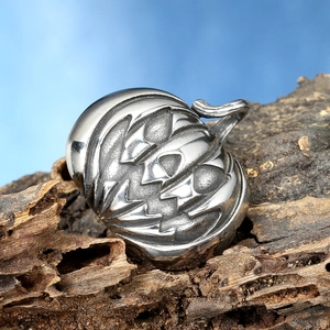 Gothic silver pumpkin ring with jack-o'-lantern carving for Halloween jewelry