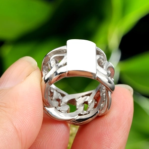 Mens stainless steel chain link ring with a flat rectangular top plate in silver finish
