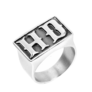 Bague chevalière punk pour hommes en acier inoxydable avec motif de lettre HB gaufré