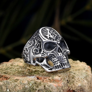 Vintage gothic men's stainless steel skull ring with Freemason symbol on stone