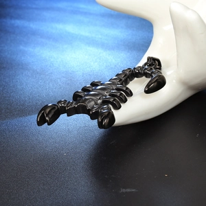 Ciondolo a forma di scorpione in acciaio inossidabile nero stile vintage retrò