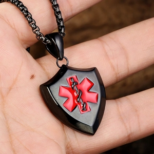 Roestvrijstalen medische waarschuwing schild ketting zwart met rood ster van het leven symbool