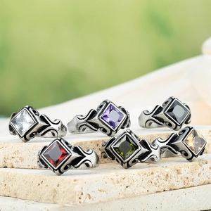 Bague Vintage en Acier Inoxydable avec Strass Carré pour Hommes Femmes Gothique Relief à Volutes Bijoux Unisexe Polis