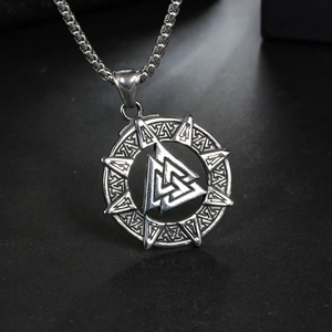 Vintage Βίκινγκ Valknut μενταγιόν από ανοξείδωτο ατσάλι με σκαλιστούς σκανδιναβικούς ρούνους