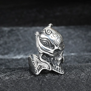 Bague pharaon punk vintage en argent avec motifs de crâne gravés de style gothique