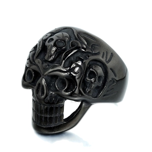 Anillo punk de acero inoxidable para hombre con calavera 3D y texturas en acabado negro