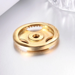 Pendentif haltère doré en acier inoxydable avec un design élégant sur le thème du fitness