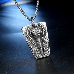 Pendentif Seul En Acier Inoxydable Gothique Crâne De Corbeau Aile Bouclier Punk Rock Rétro Bijoux Cadeau Pour Homme Femme