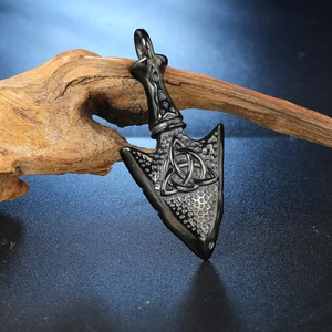 Vintage zwarte Viking Valknut hanger ketting met Keltisch knoopreliëf op hout