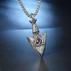 Vintage Viking Valknut pijlpunt hanger in oud zilveren afwerking met een ketting