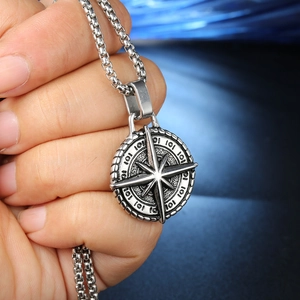 Pendentif Rose des Vents en Acier Inoxydable Vintage pour Homme Design Étoile Industrielle Rétro Pendentif Seul Sans Chaîne