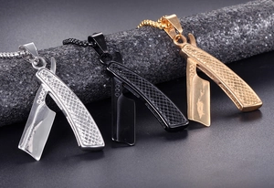Modische Rasierklingen-Anhänger in Gold, Silber und Schwarz aus rostfreiem Edelstahl