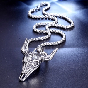 Punk vintage silver bull head skull pendant necklace with dragon horn details for men