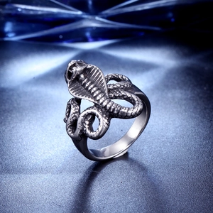 Bague cobra vintage pour homme en acier inoxydable argenté de style punk rock