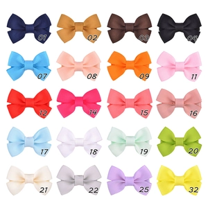 Griglia di fiocchi per capelli da 5cm in nastro grosgrain in venti colori assortiti
