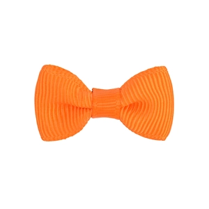 Vue détaillée du nœud en ruban gros-grain orange avec texture côtelée professionnelle