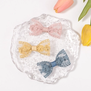 Pince à Cheveux Nœud Papillon en Dentelle Brodée à la Main pour Filles Enfants Doux Nœud en Tissu Floral Clip Latéral Accessoires Cheveux Style Japonais Coréen