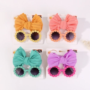 Baby Haarband mit Schleife und Gänseblümchen Sonnenbrillen Set in vier Farben