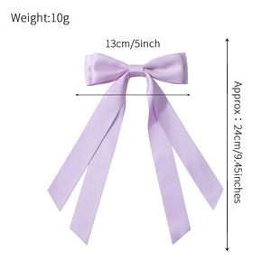 Détails et dimensions du nœud papillon en satin violet clair avec de longs rubans