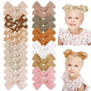 Pinces à Cheveux Nœud pour Enfants Fait Main Tissu Broderie Marguerite Motif Carreaux Pinces Croco pour Filles Coiffure Douce