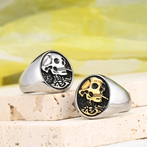 Vintage Punk Rock Titanium Steel Smoking Skull Ring Men Gothic Two-Tone Signet Ring Jewelry Gold Silver Skull Head Statement Ring