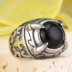 Vintage punk men's dragon claw ring featuring a large black stone and titanium steel band