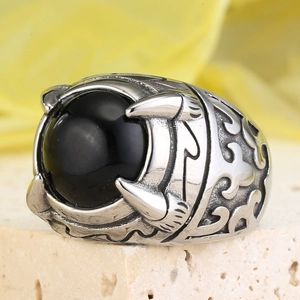 Punk dragon claw ring with black gemstone and vintage stainless steel finish for men