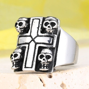 Retro punk titanium steel men's ring with embossed cross and 3D skull details