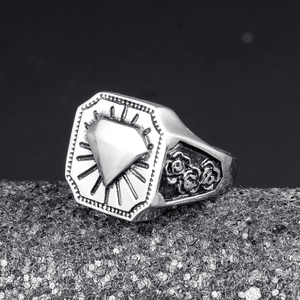 Bague punk vintage en acier titane avec motif soleil diamant et gravures florales