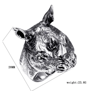 Detailed macro view of a 28mm rhino head ring in punk style, showing size and 23.6g weight