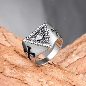Anillo punk gótico de acero inoxidable para hombre con ojo y cruces negras