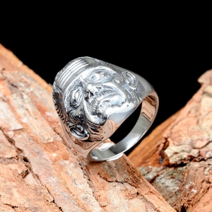 Heren gothic punk schedel ring van roestvrij staal met gedetailleerd reliëf snijwerk