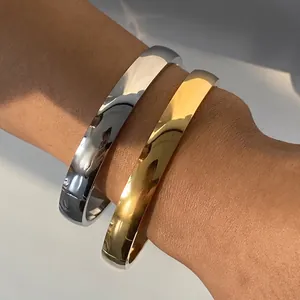 Bracciale Rigido in Acciaio Inossidabile Lucidato Minimalista da Donna Bracciale Circolare Geometrico Tondo con Chiusura a Cerniera Gioielli Quotidiani