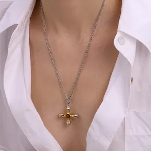 Collier Pendentif Croix en Acier Inoxydable Bicolore pour Femme Incrusté de Pierre d'Œil de Tigre Chaîne Torsadée Bijoux