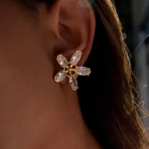 Eleganti Orecchini a Bottone in Acciaio Inossidabile a Forma di Fiore Per Donna Zircone Chiaro Intarsiato Oro Gioielli