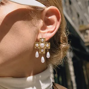 Orecchini Pendenti a Croce in Acciaio Inossidabile Con Künstliche Perle Sintetiche Vintage Barocco Placcati in Oro per Matrimonio Donna