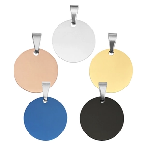 Pendenti circolari minimalisti in acciaio inossidabile in cinque colori per incisione laser
